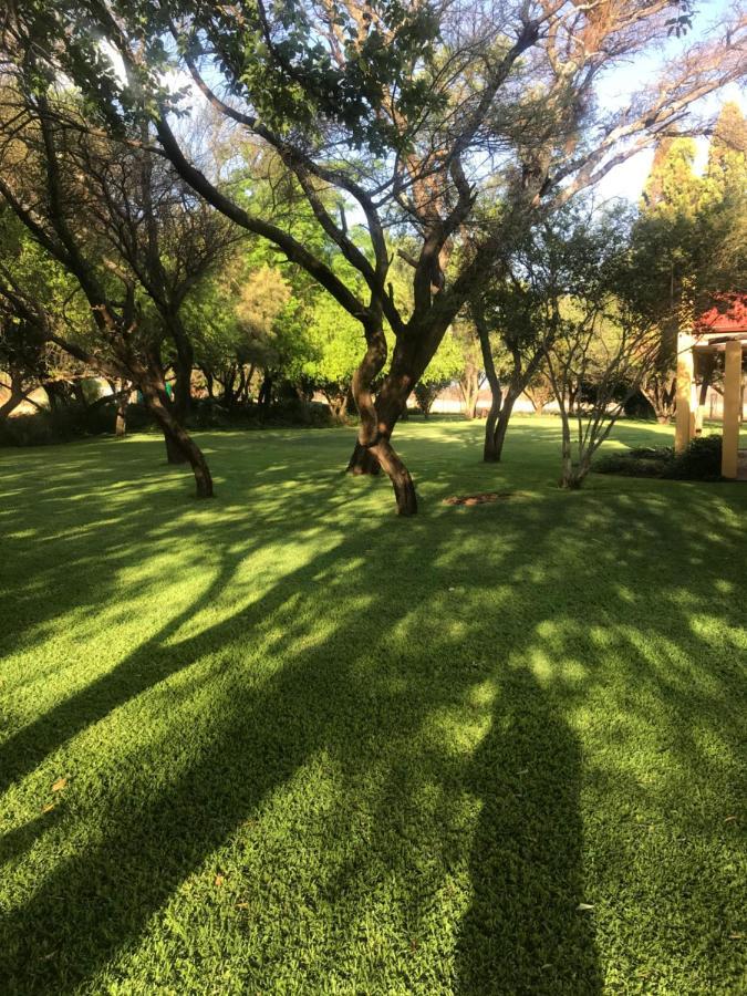 Selons River Lodge Rustenburg Bagian luar foto