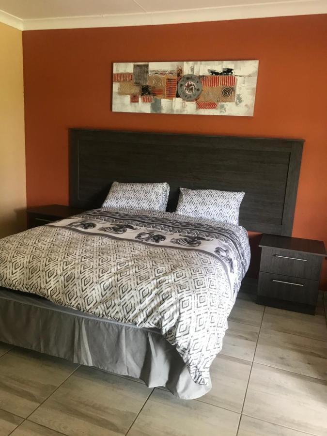 Selons River Lodge Rustenburg Bagian luar foto