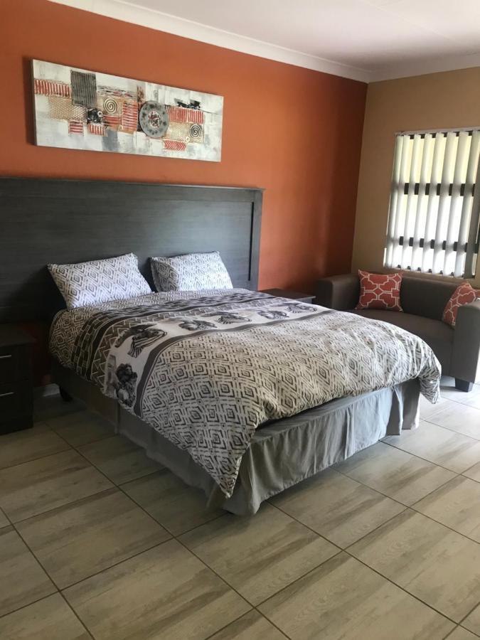 Selons River Lodge Rustenburg Bagian luar foto