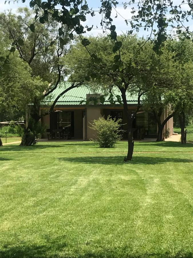 Selons River Lodge Rustenburg Bagian luar foto