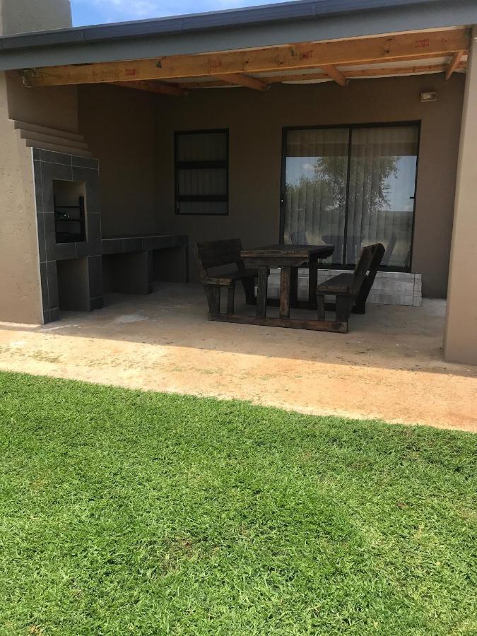 Selons River Lodge Rustenburg Bagian luar foto